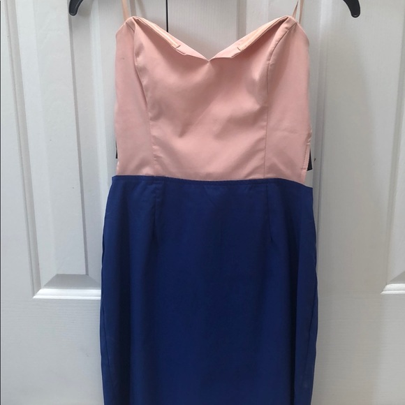 Sweetheart neckline with side cutout dress - Picture 3 of 3